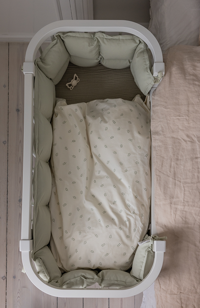 Sebra Bedside Crib - Classic White