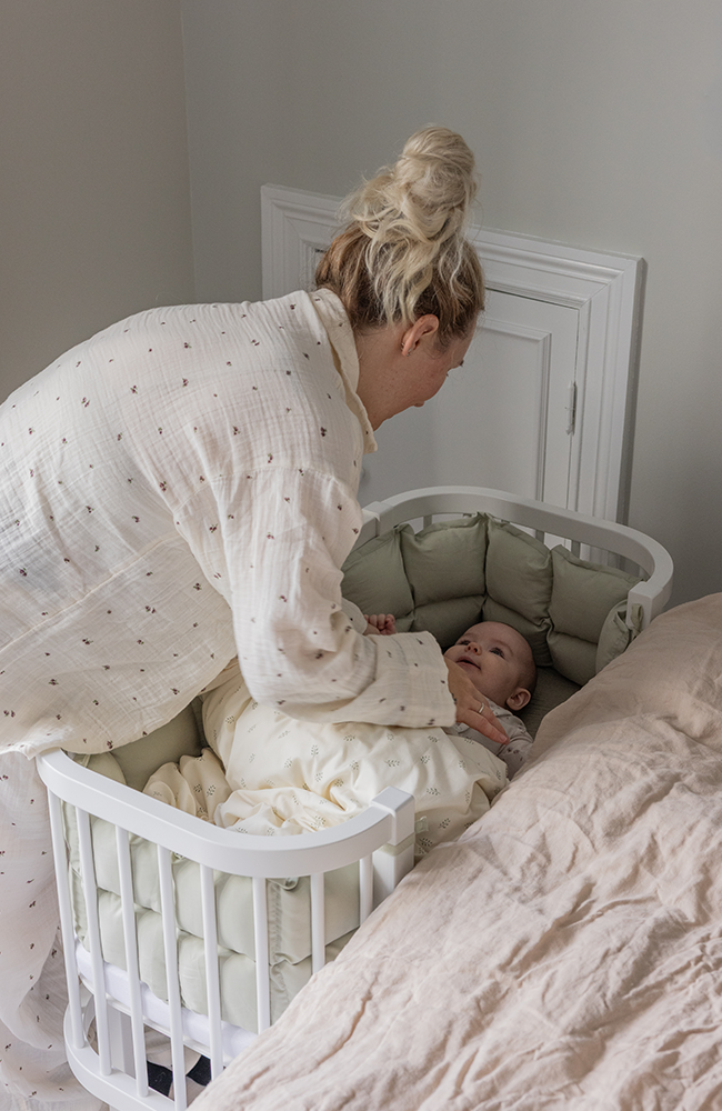 Sebra Bedside Crib - Classic White