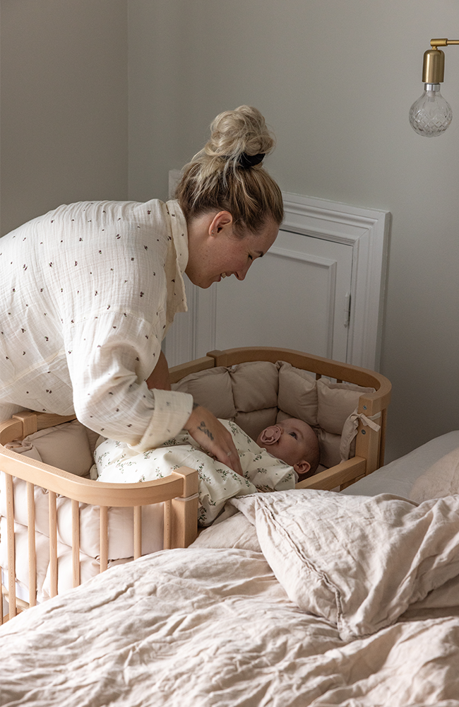 Sebra Bedside Crib - Wooden Edition