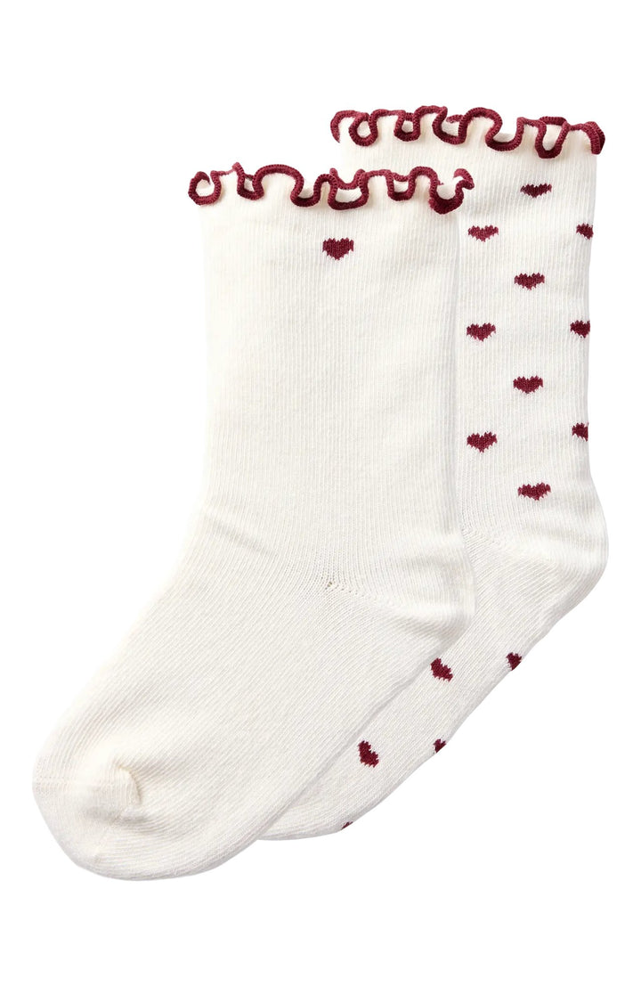 Rosita strumpor 2-pack från Lil' Atelier i Turtledove Hearts, offwhite med vinröd volangkant och hjärtan
