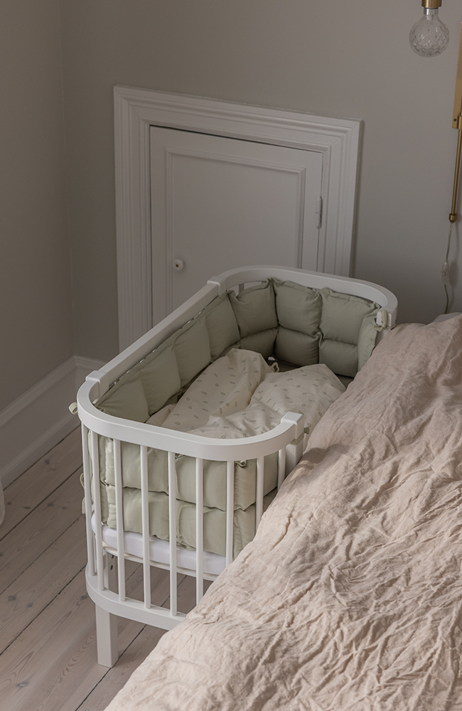 Sebra Bedside Crib - Classic White