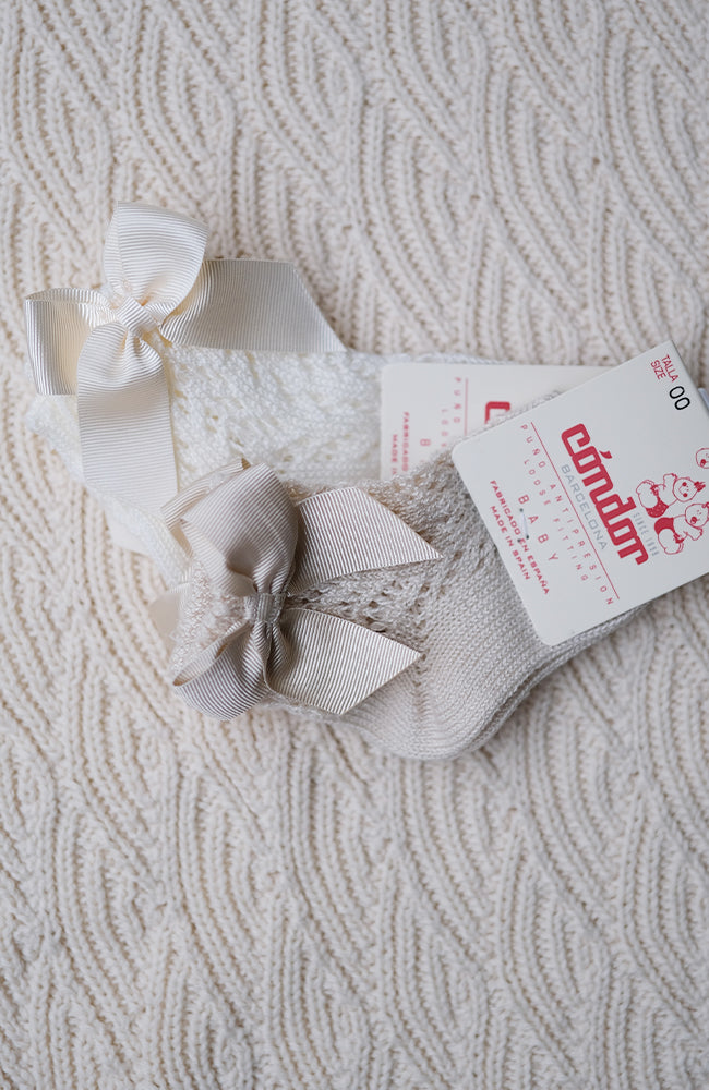 Perle Cotton Openwork Socks w/ Bow - Cream Condor Strumpor