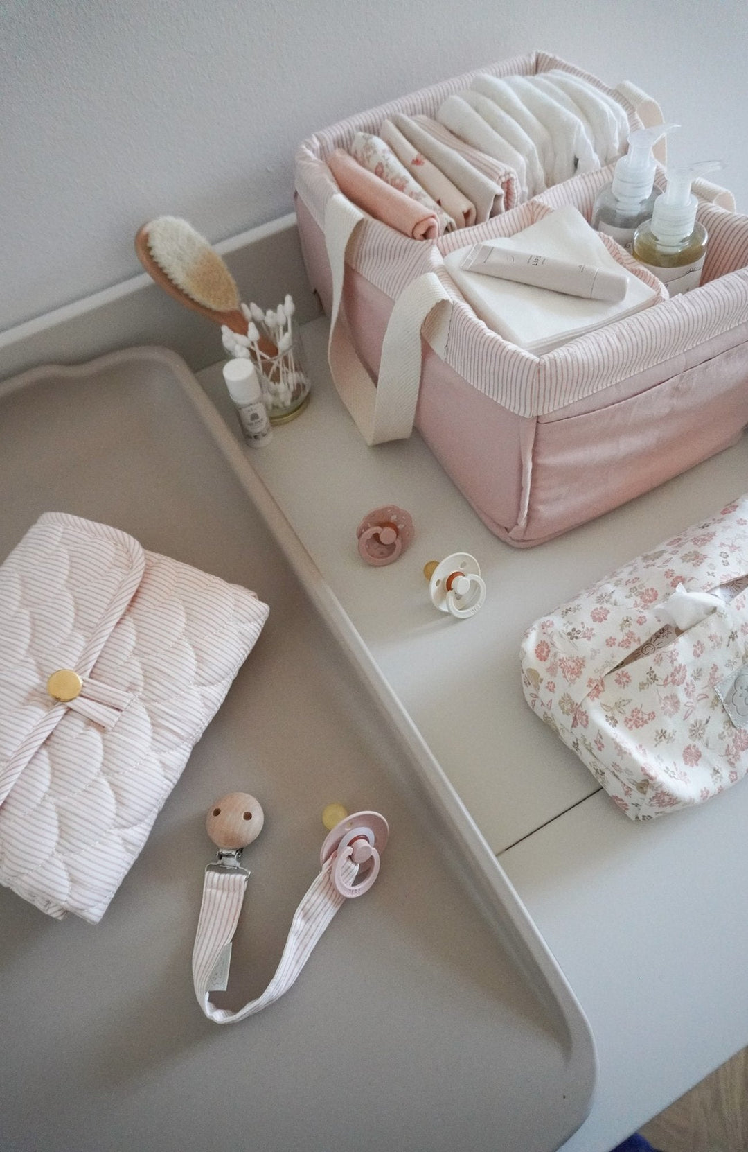 Diaper Caddy blöjförvaring - Classic Stripes Rose - detalj 2