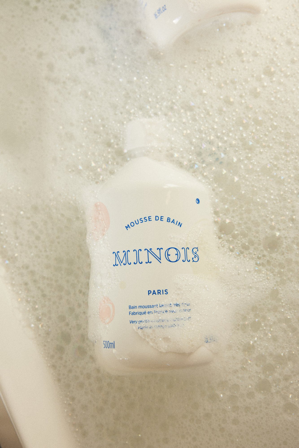 Bubble Bath från Minois Paris i ett skummande bad