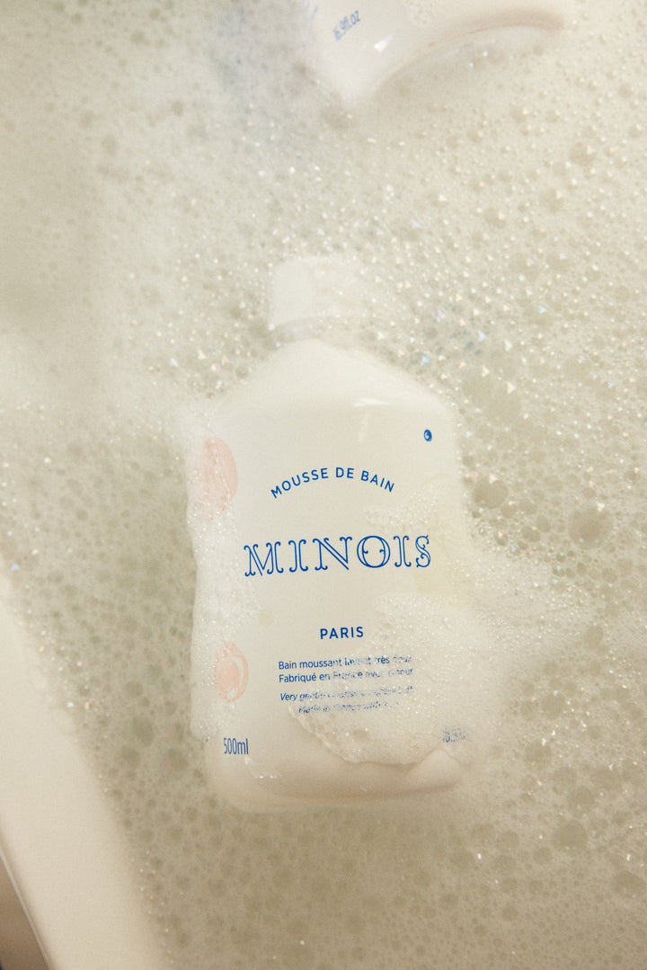 Bubble Bath från Minois Paris i ett skummande bad
