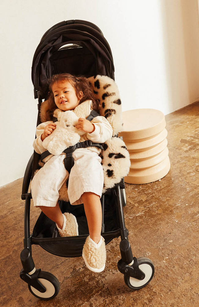 Snuggler - Leopard Peanut