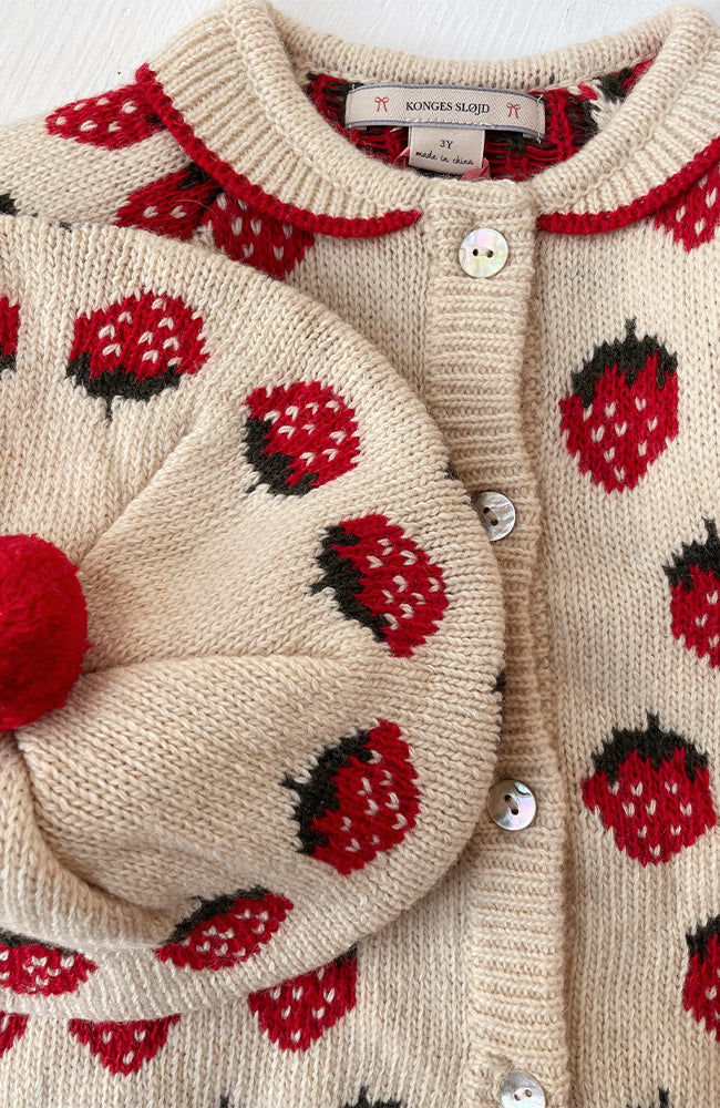 Belou Knit Beret - Strawberry Konges Slöjd mössa