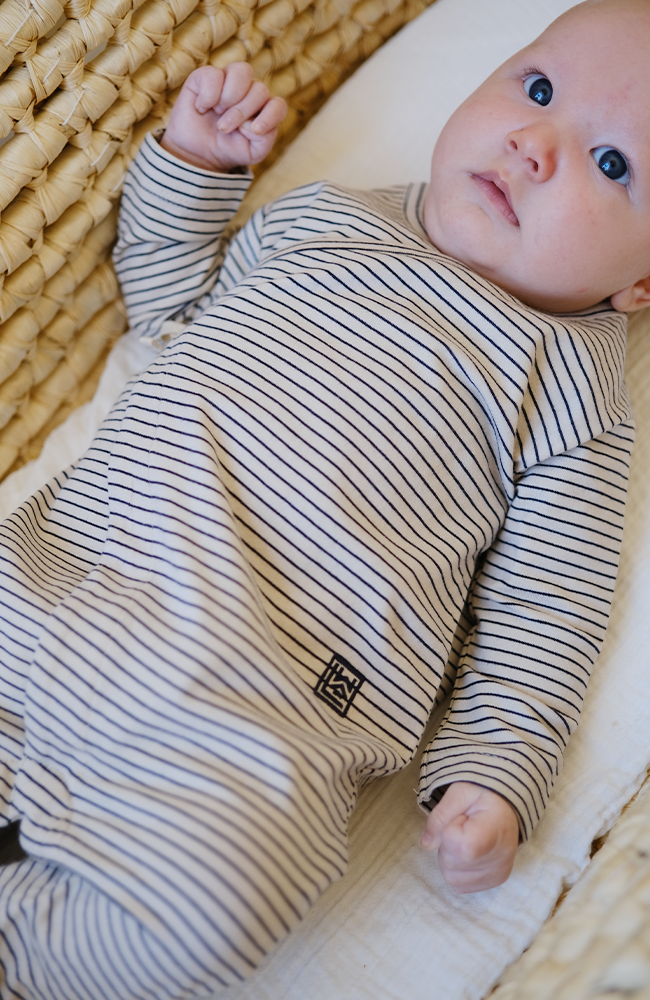 Bolde Baby Stripe Jumpsuit - Stripe Sandy / Classic navy Liewood onesie